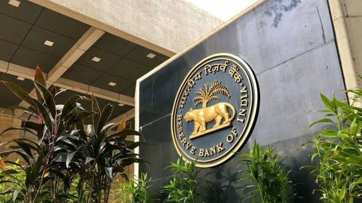 RBI increases gold purchase in this year, reserves cross 700 tonnes